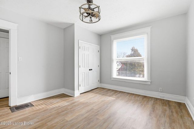 626 S 40th St, Louisville, KY 40211