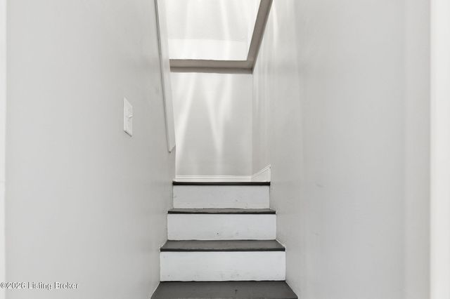 626 S 40th St, Louisville, KY 40211