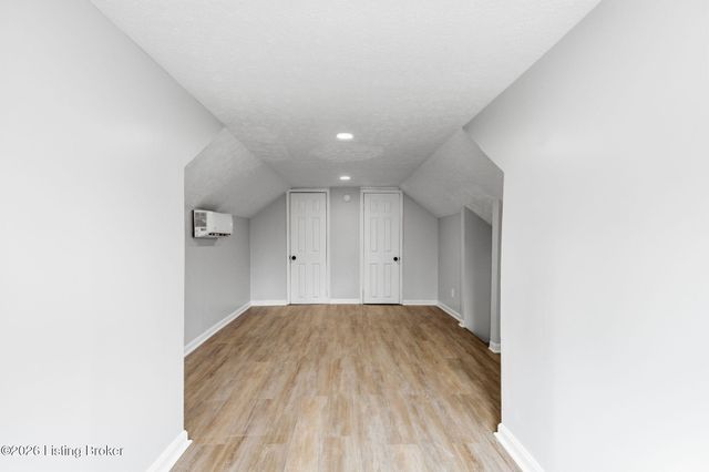 626 S 40th St, Louisville, KY 40211