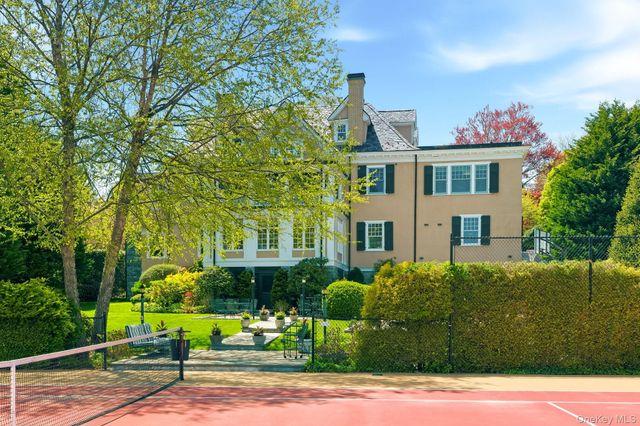 75 Prospect Avenue, Larchmont, NY 10538