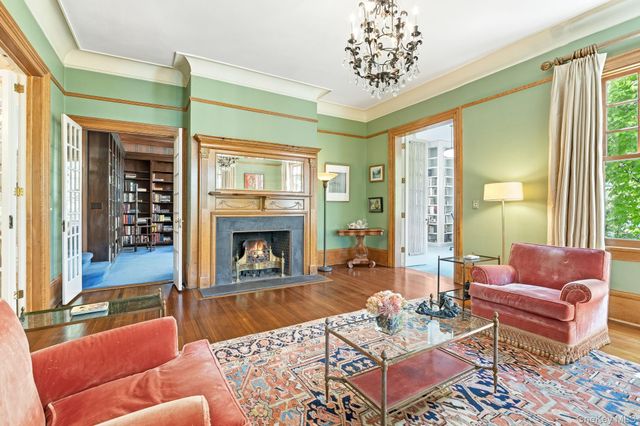 75 Prospect Avenue, Larchmont, NY 10538