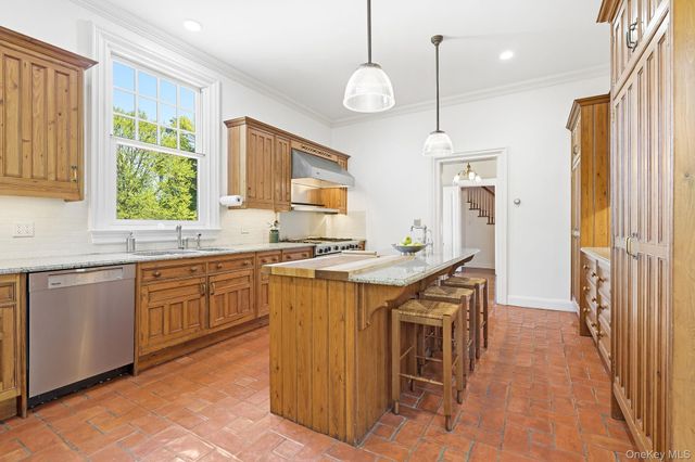 75 Prospect Avenue, Larchmont, NY 10538