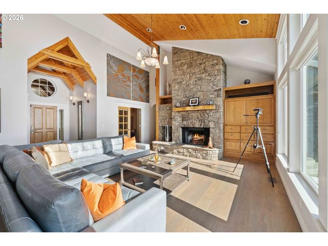 88248 TOKYO Ln, Bandon, OR 97411