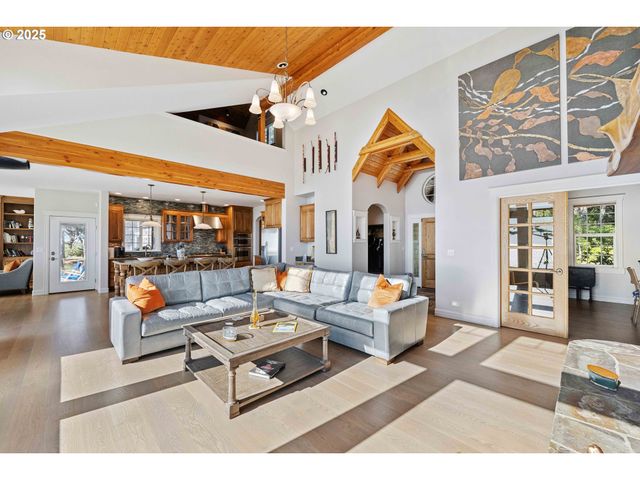 88248 TOKYO Ln, Bandon, OR 97411