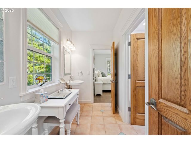 88248 TOKYO Ln, Bandon, OR 97411