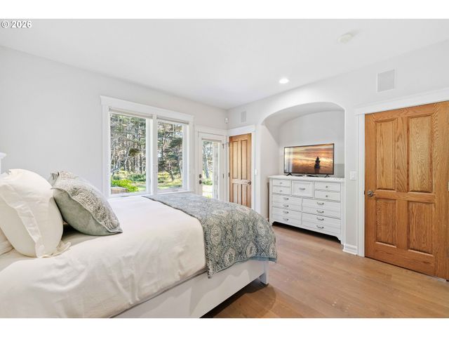 88248 TOKYO Ln, Bandon, OR 97411