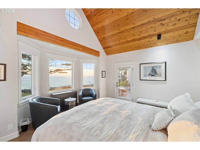 88248 TOKYO Ln, Bandon, OR 97411