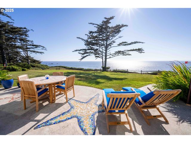 88248 TOKYO Ln, Bandon, OR 97411