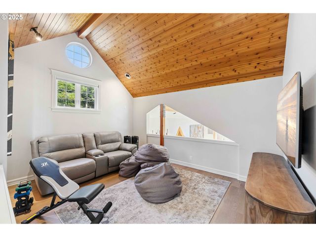 88248 TOKYO Ln, Bandon, OR 97411