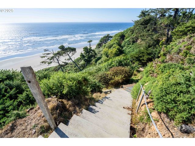 88248 TOKYO Ln, Bandon, OR 97411