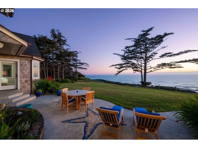 88248 TOKYO Ln, Bandon, OR 97411