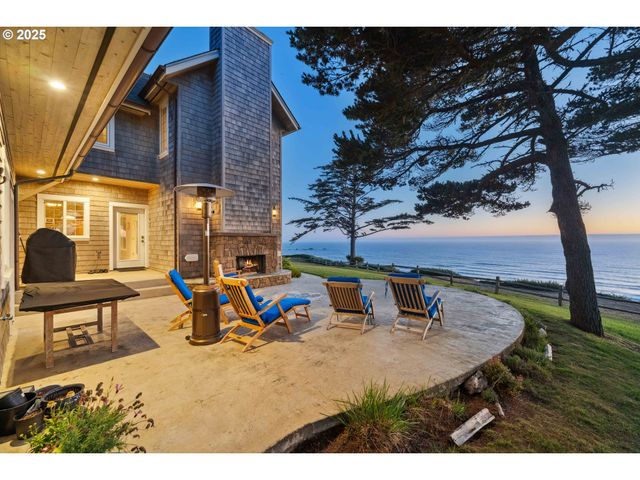 88248 TOKYO Ln, Bandon, OR 97411