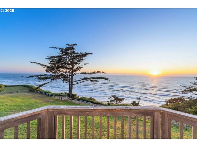 88248 TOKYO Ln, Bandon, OR 97411