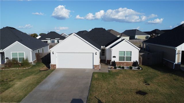 3761 Rockdale Street, Springdale, AR 72764