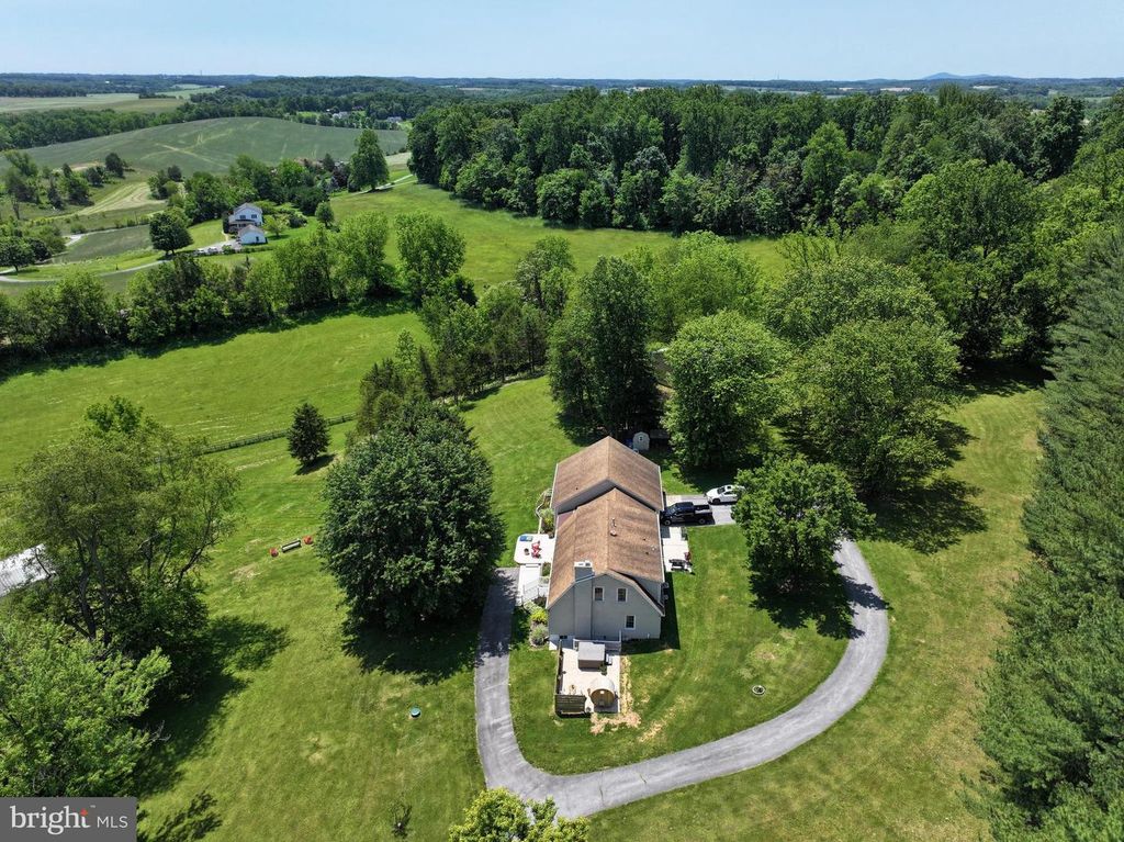 8730 MAPLEVILLE, Mount Airy, MD 21771