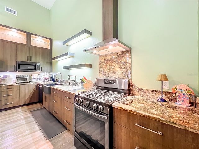 1825 PAMS WAY, Geneva, FL 32732