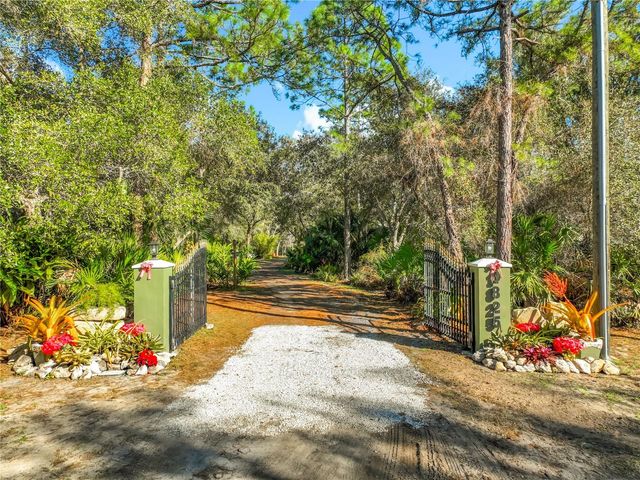 1825 PAMS WAY, Geneva, FL 32732