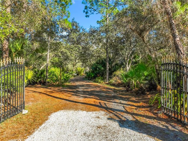 1825 PAMS WAY, Geneva, FL 32732