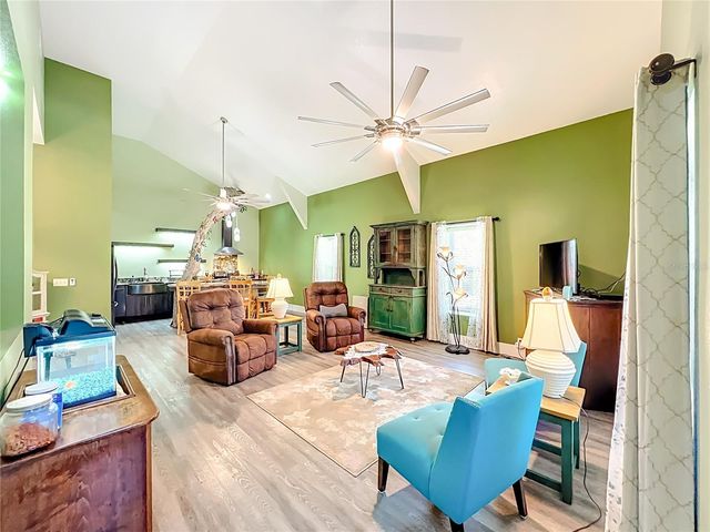 1825 PAMS WAY, Geneva, FL 32732