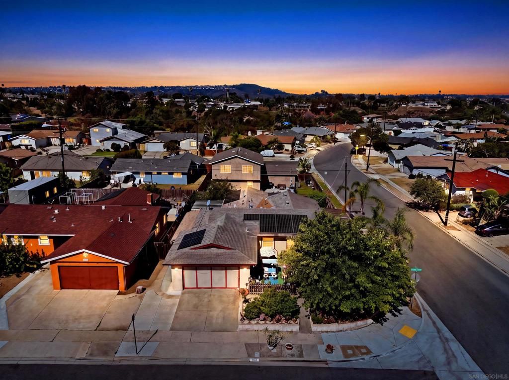 5196 Rebel, San Diego, CA 92117 — exterior