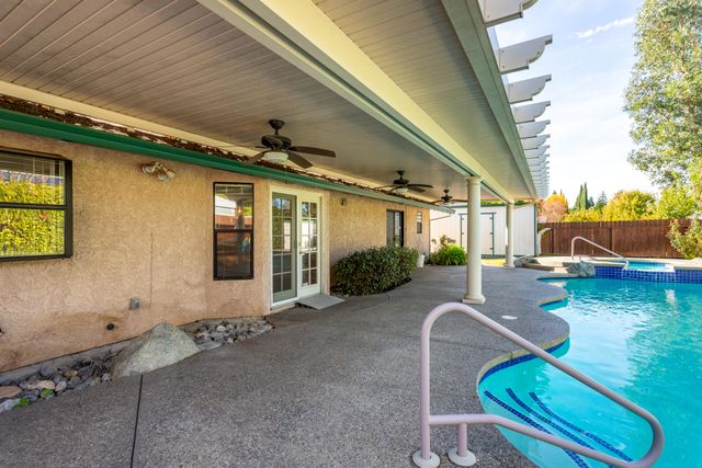 2238 Sophy Place, Redding, CA 96003