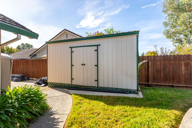 2238 Sophy Place, Redding, CA 96003