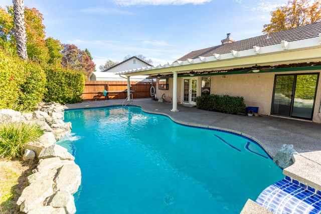 2238 Sophy Place, Redding, CA 96003
