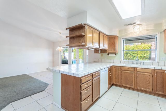 2238 Sophy Place, Redding, CA 96003