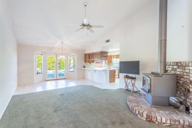 2238 Sophy Place, Redding, CA 96003