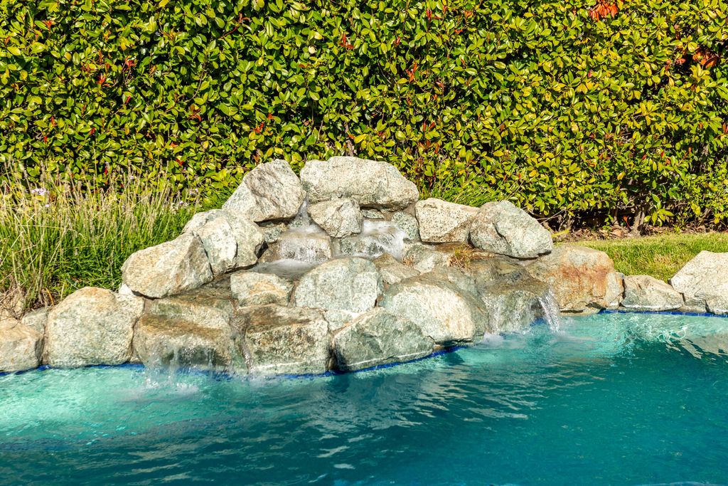 2238 Sophy Place, Redding, CA 96003