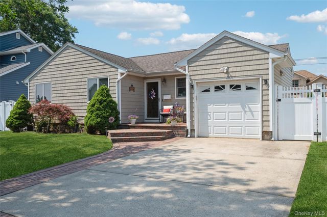 389 Briarwood Road, Massapequa, NY 11758