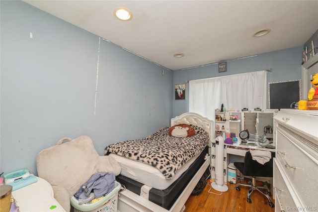 389 Briarwood Road, Massapequa, NY 11758