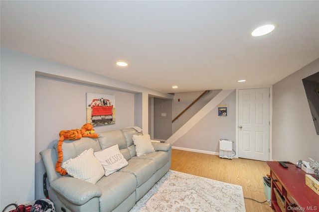 389 Briarwood Road, Massapequa, NY 11758
