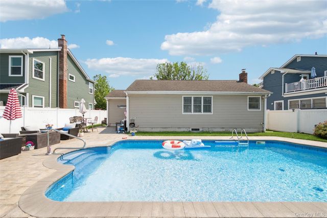 389 Briarwood Road, Massapequa, NY 11758