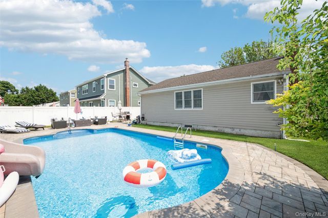 389 Briarwood Road, Massapequa, NY 11758