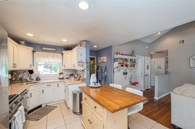 389 Briarwood Road, Massapequa, NY 11758