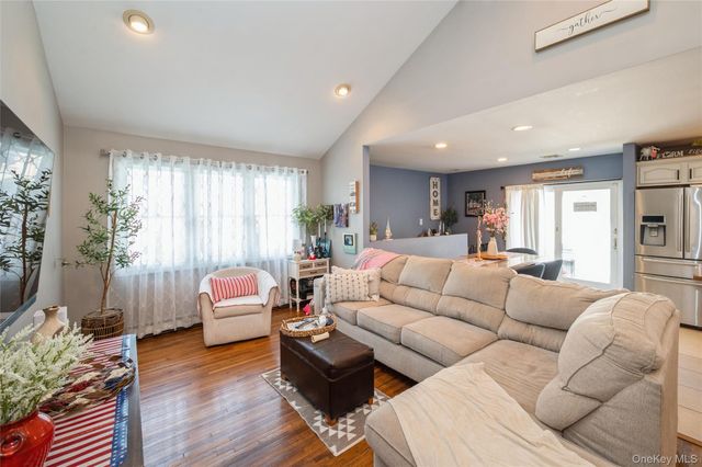 389 Briarwood Road, Massapequa, NY 11758