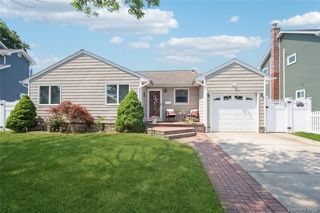 389 Briarwood Road, Massapequa, NY 11758