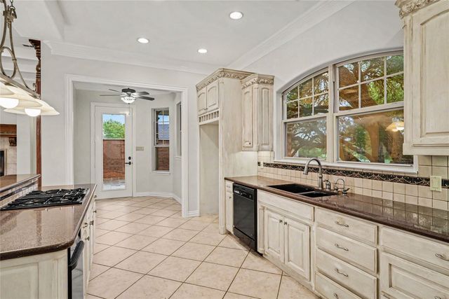 4201 Bluff View Drive, Granbury, TX 76048