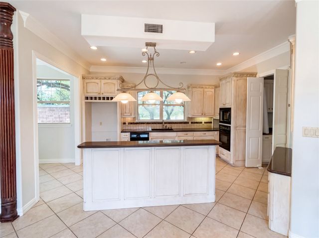 4201 Bluff View Drive, Granbury, TX 76048