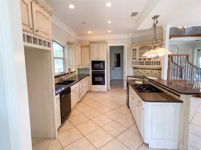 4201 Bluff View Drive, Granbury, TX 76048