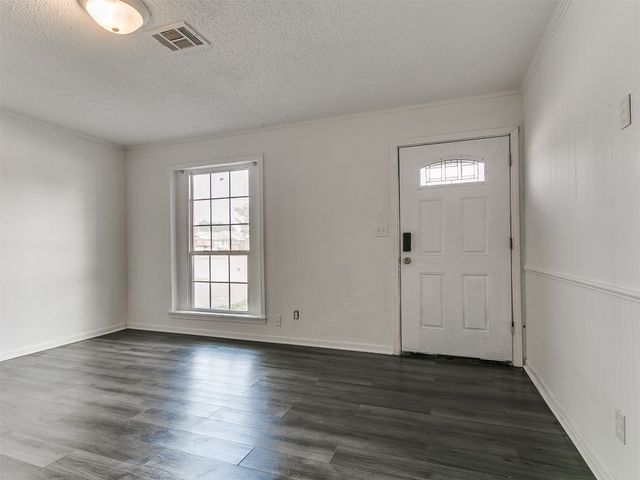 650 NW 5th Street, Moore, OK 73160
