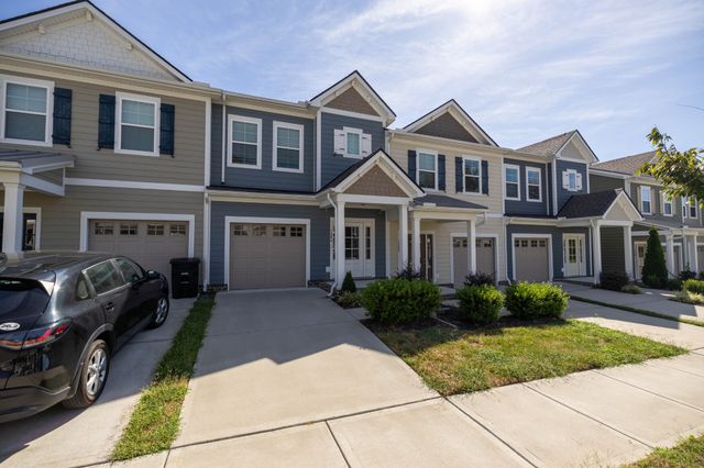 1086 Sweetleaf Dr, Franklin, TN 37064