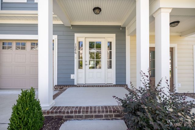 1086 Sweetleaf Dr, Franklin, TN 37064