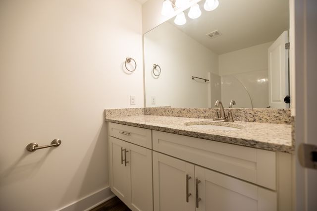 1086 Sweetleaf Dr, Franklin, TN 37064