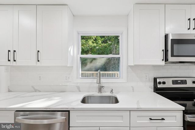6246 HILLSIDE RD, Springfield, VA 22152