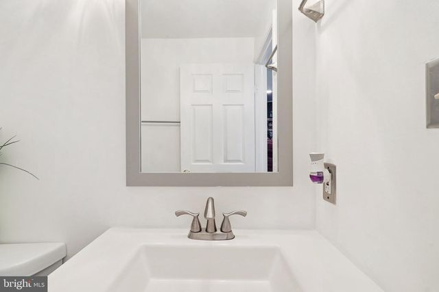 6246 HILLSIDE RD, Springfield, VA 22152