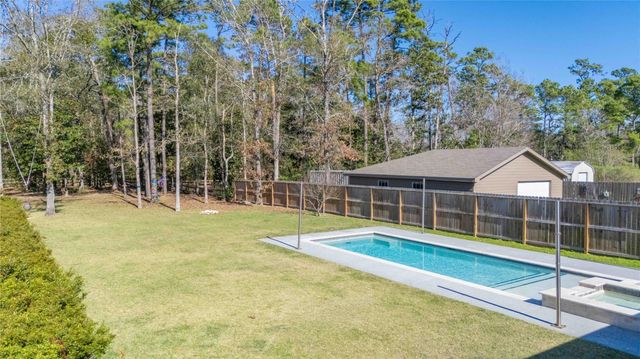 430 Kickapoo Drive, Anahuac, TX 77514