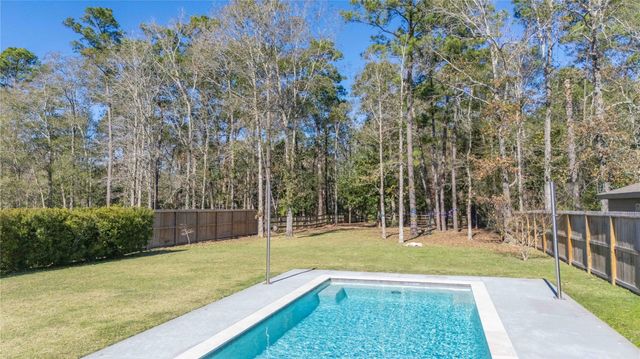 430 Kickapoo Drive, Anahuac, TX 77514