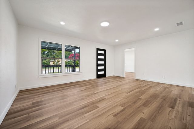 1712 Milner Road, Irving, TX 75061
